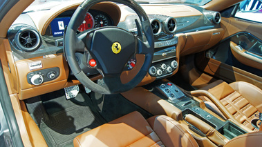 Mondial de l'Automobile Paris 2010 - Ferrari 599 HGTE anthracite intérieur