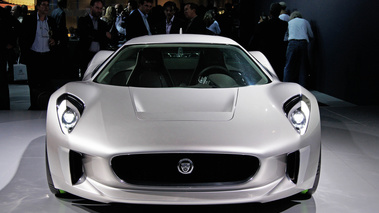Mondial de l'Automobile Paris 2010 - Jaguar C-X75 gris face avant