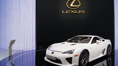 Mondial de l'Automobile Paris 2010 - Lexus LF-A blanc 3/4 avant gauche