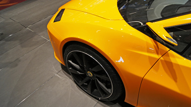 Mondial de l'Automobile Paris 2010 - Lotus Elan orange jante