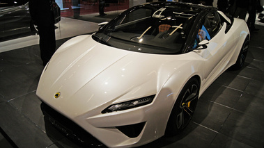 Mondial de l'Automobile Paris 2010 - Lotus Elise blanche 3/4 avant gauche