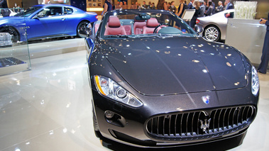 Mondial de l'Automobile Paris 2010 - Maserati GranCabrio noir face avant