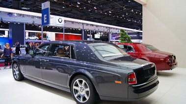 Mondial de l'Automobile Paris 2010 - Rolls Royce Phantom LWB anthracite 3/4 arrière gauche