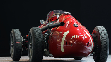 Maserati rouge 3/4 arrière gauche