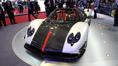 Salon de Genève 2010 - Pagani Zonda Cinque Roadster blanc face avant