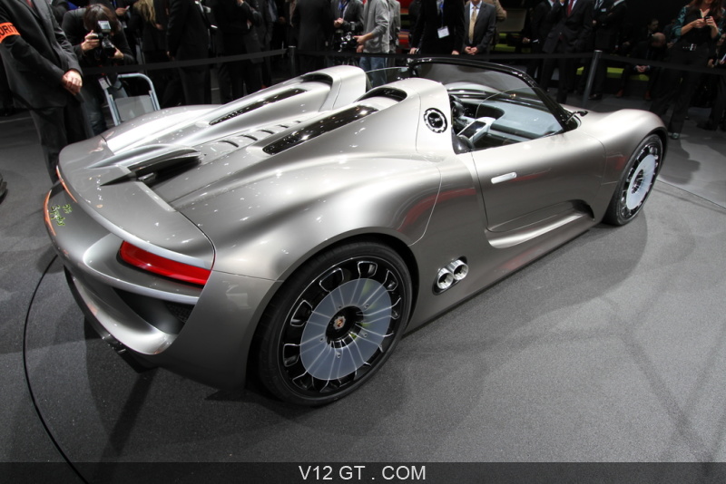 Порше 918 салон