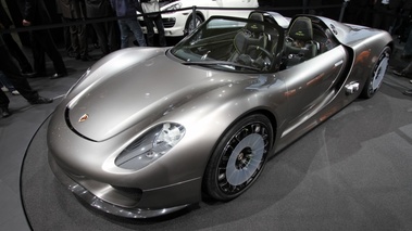 Salon de Genève 2010 - Porsche 918 Spyder gris 3/4 avant gauche