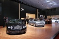 Bentley Continental Flying Spur Series 51 noir face avant & Mulsanne gris 3/4 avant droit