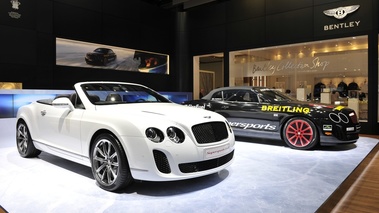 Bentley Continental SuperSports Convertible blanc & noir 3/4 avant droit