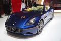 Ferrari California bleu 3/4 avant gauche