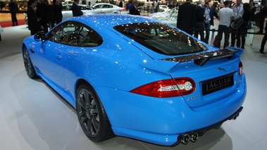 Jaguar XKR-S bleu 3/4 arrière gauche