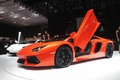 Lamborghini Aventador LP700-4 orange 3/4 avant gauche porte ouverte