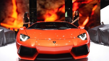 Lamborghini Aventador LP700-4 orange face avant