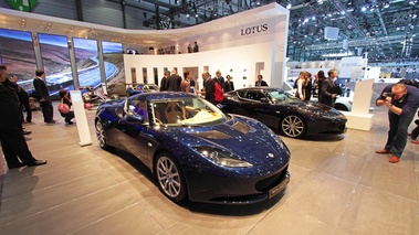 Lotus Evora IPS bleu 3/4 avant droit 