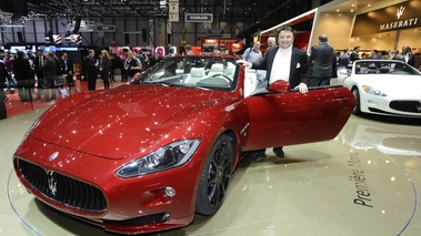 Maserati GranCabrio Sport bordeaux 3/4 avant gauche