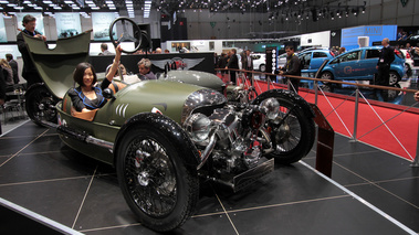 Morgan Threewheeler vert mate 3/4 avant droit