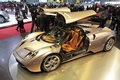 Pagani Huayra beige 3/4 avant gauche portes ouvertes vue de haut