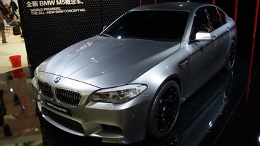 BMW M5 Concept gris 3/4 avant gauche