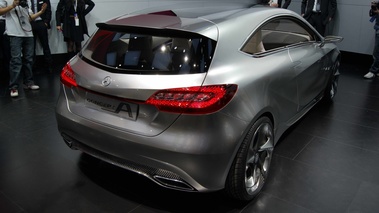 Mercedes Concept A anthracite 3/4 arrière droit