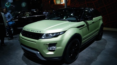 Range Rover Evoque vert 3/4 avant gauche