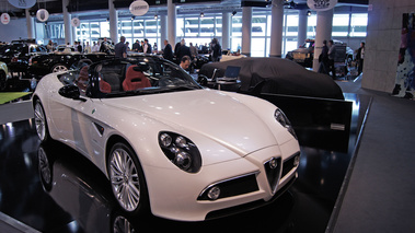 Top Marques Monaco 2010 - Alfa Romeo 8C Competizione Spider blanc 3/4 avant droit