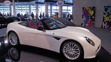 Top Marques Monaco 2010 - Alfa Romeo 8C Competizione Spider blanc profil