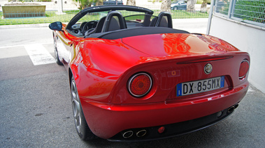 Top Marques Monaco 2010 - Alfa Romeo 8C Competizione Spider rouge 3/4 arrière gauche test drive