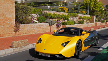 Top Marques Monaco 2010 - Marussia B1 jaune/anthracite 3/4 avant gauche test drive