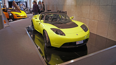 Top Marques Monaco 2010 - Tesla Roadster Sport jaune 3/4 avant droit