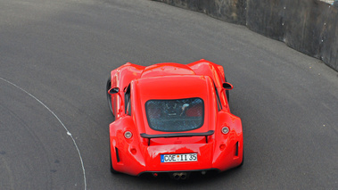 Top Marques Monaco 2010 - Wiesmann MF5 GT rouge face arrière vue de haut test drive