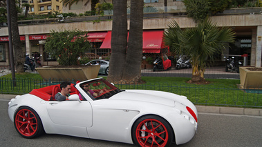 Top Marques Monaco 2010 - Wiesmann MF5 Roadster blanc profil test drive