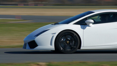 Lamborghini Gallardo LP560-4 blanc filé coupé