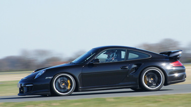 Porsche 997 GT2 noir filé penché