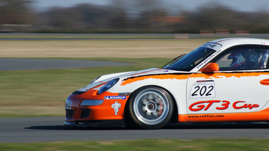 Porsche 997 GT3 Cup blanc/orange filé coupé