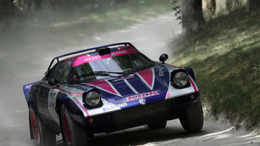 Lancia Stratos, action, 3/4 avt gche