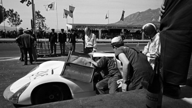 Jo Siffert, Porsche 910, Targa Florio 1967, pit stop, profil  
