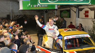 Ford Escort MK2, jaune, Ari Vatanen, podium serré