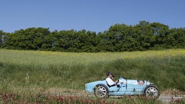 Bugatti Type 35, bleu ciel, profil drt