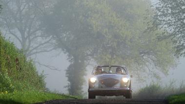 Austin Healey 100-4, grise, action face brouillard campagne