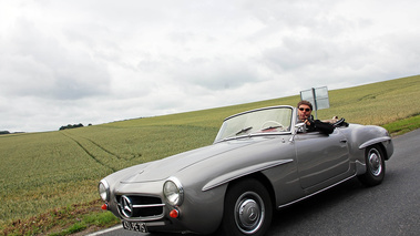 Mercedes 190 SL gris 3/4 avant gauche penché