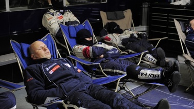 24h du Mans 2011 course Peugeot ambiance stand