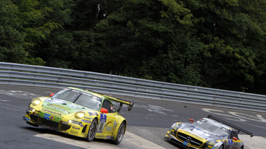 24h Nürburgring 2011 Porsche 18 + SLS