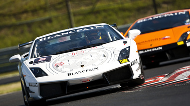 Lamborghini Gallardo LP560-4 SuperTrofeo blanc face avant penché