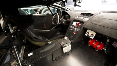 Lamborghini Gallardo LP560-4 SuperTrofeo blanc intérieur 3