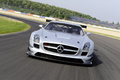 Mercedes SLS AMG GT3 gris face avant travelling penché