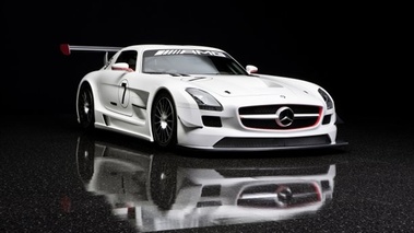 Mercedes SLS GT3 3/4 avant