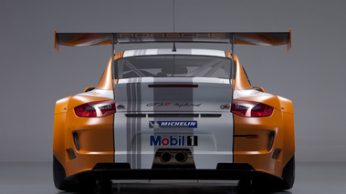 Porsche 911 GT3 R Hybrid 2011 studio arrière jour