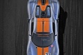 Porsche 918 RSR gris/orange vue de haut debout