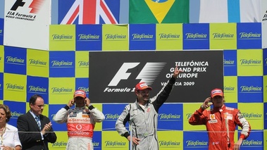 gd prix de valence podium avec drapeaux