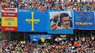 Grand Prix d'Espagne-Fernando Alonso tribune
